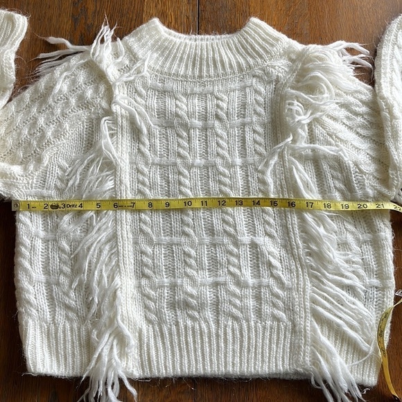 Altar’d State Sweater fringe on sides white balloon sleeves size L crewneck - Picture 11 of 16